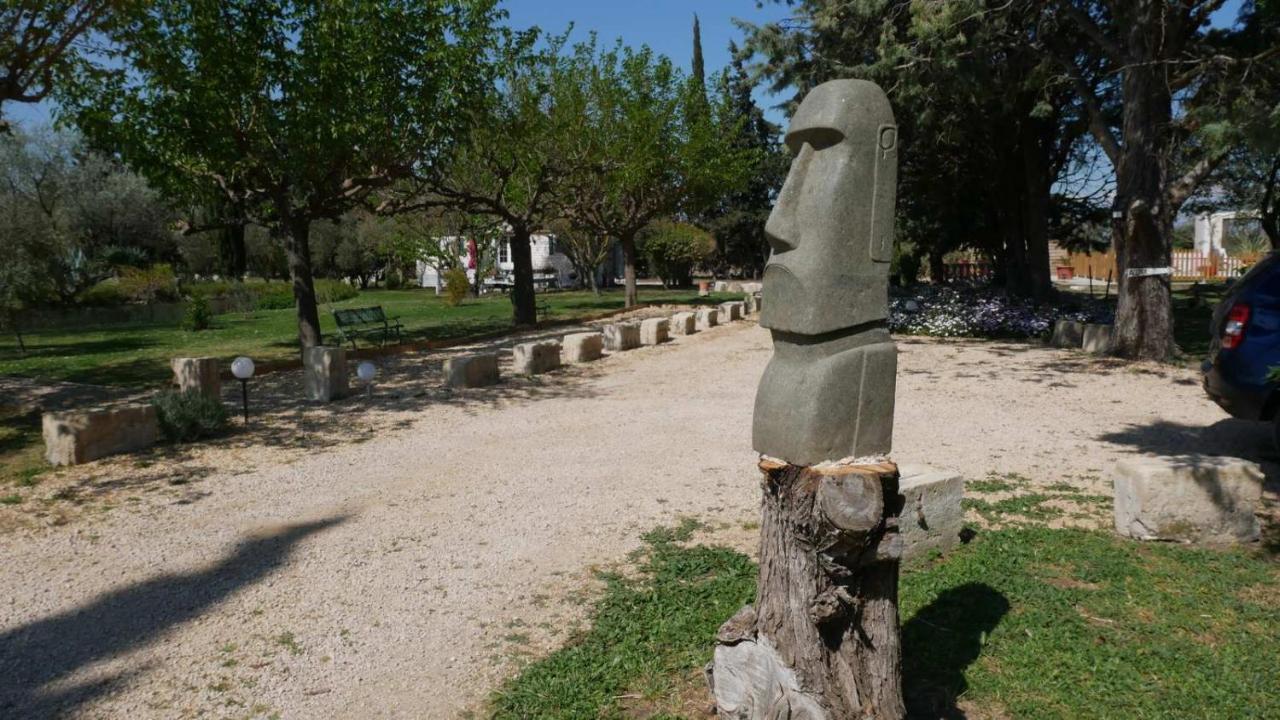 Апартаменты Mas Maurane - Les Lavandes Aux Portes D'Arles Тараскон Экстерьер фото