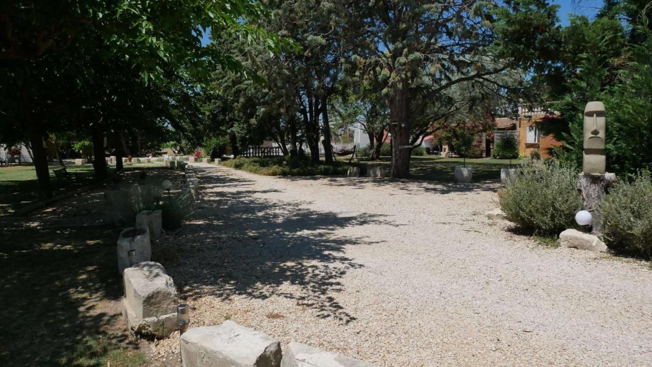 Апартаменты Mas Maurane - Les Lavandes Aux Portes D'Arles Тараскон Экстерьер фото